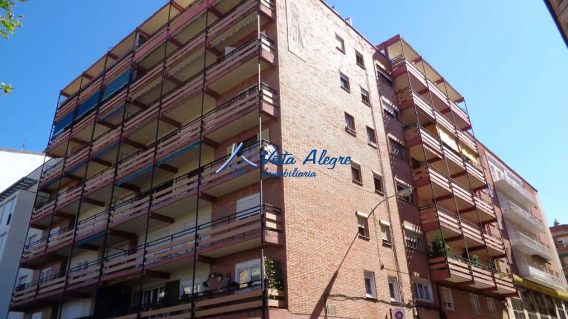 Vista exterior de Piso en venta en Haro con Calefacción, Terraza y Balcón