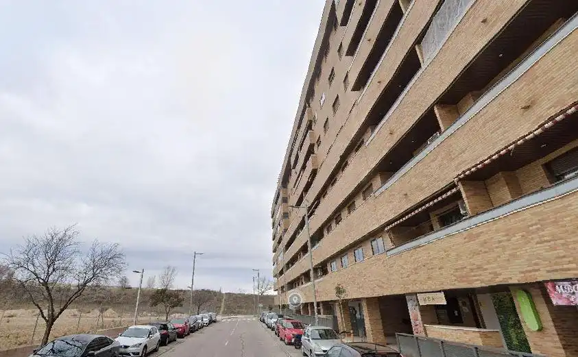 Vista exterior de Local en venta en Madrid