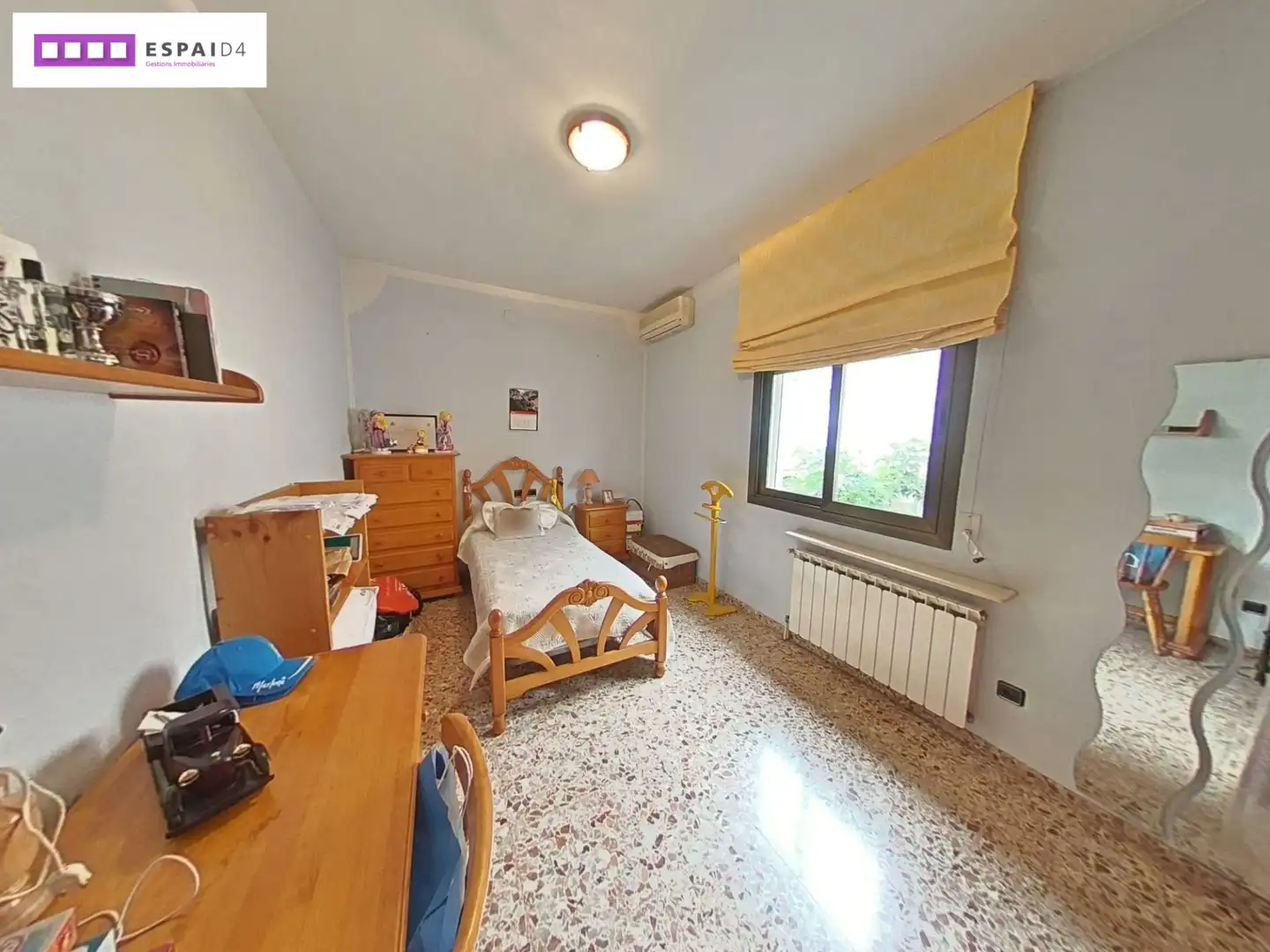 Dormitori de Casa o xalet en venda en Cerdanyola del Vallès amb Aire condicionat, Calefacció i Jardí privat