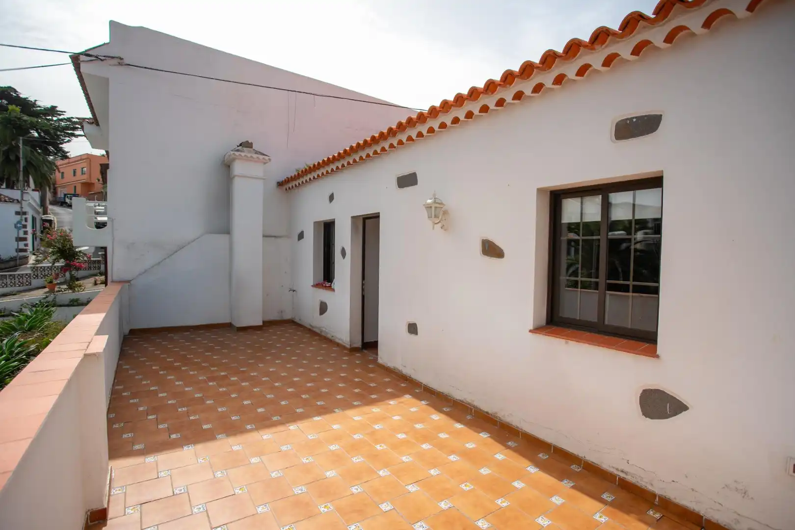 Vista exterior de Casa adosada en venda en El Sauzal amb Terrassa, Traster i Balcó