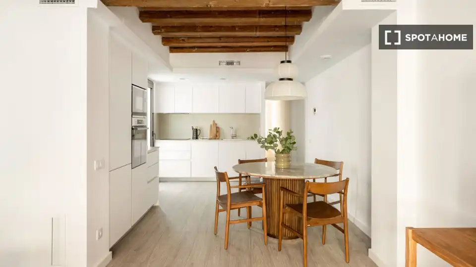Flat with terrace to rent in Ciutat Vella, imagen 7