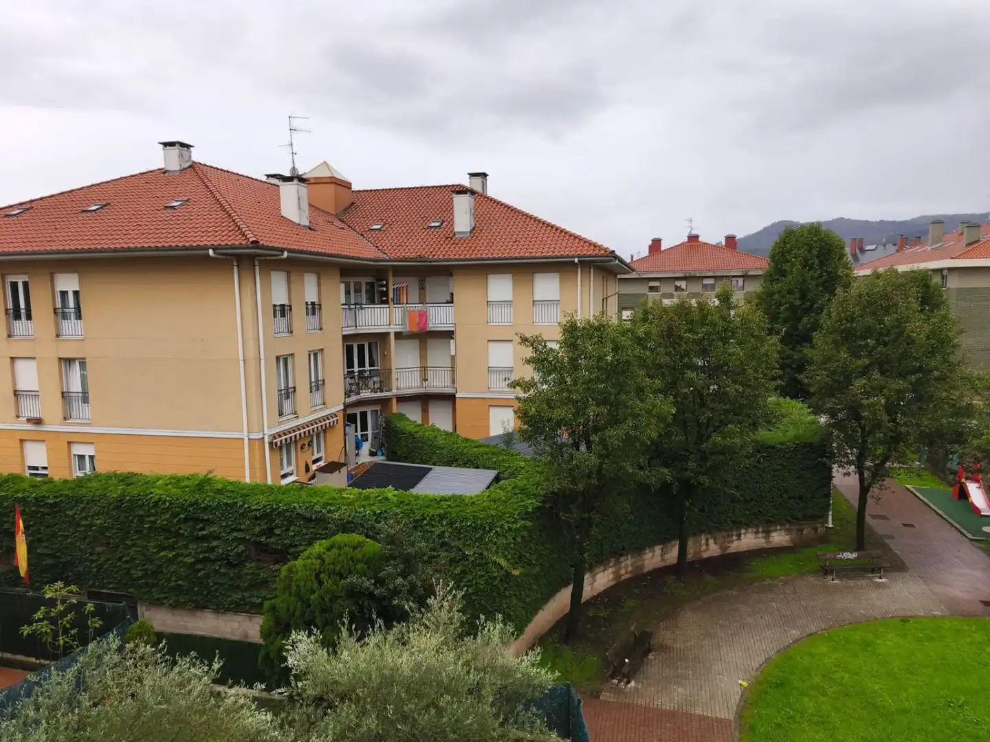 Vista exterior de Piso en venta en Cartes con Calefacción y Trastero