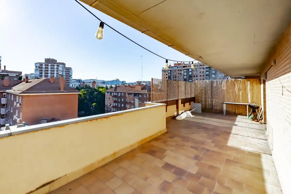 Terrace of Attic for rent in  Madrid Capital  with Air Conditioner, Heating and Terrace