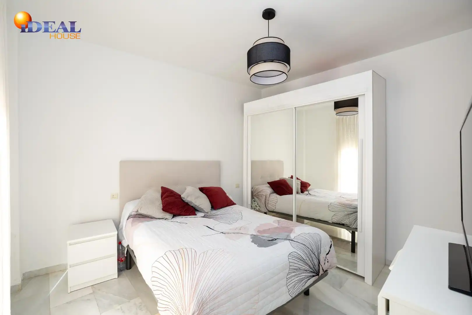 Piso con terraza en venta en Calle GONZALO DE BERCEO, imagen 12