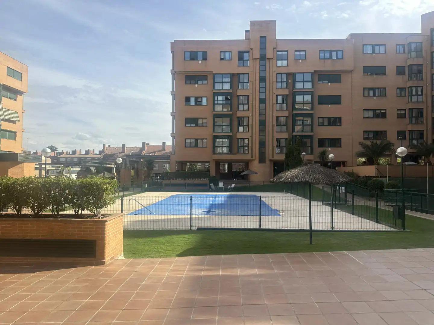 Piscina de Pis en venda en Madrid amb Aire condicionat, Calefacció i Jardí privat