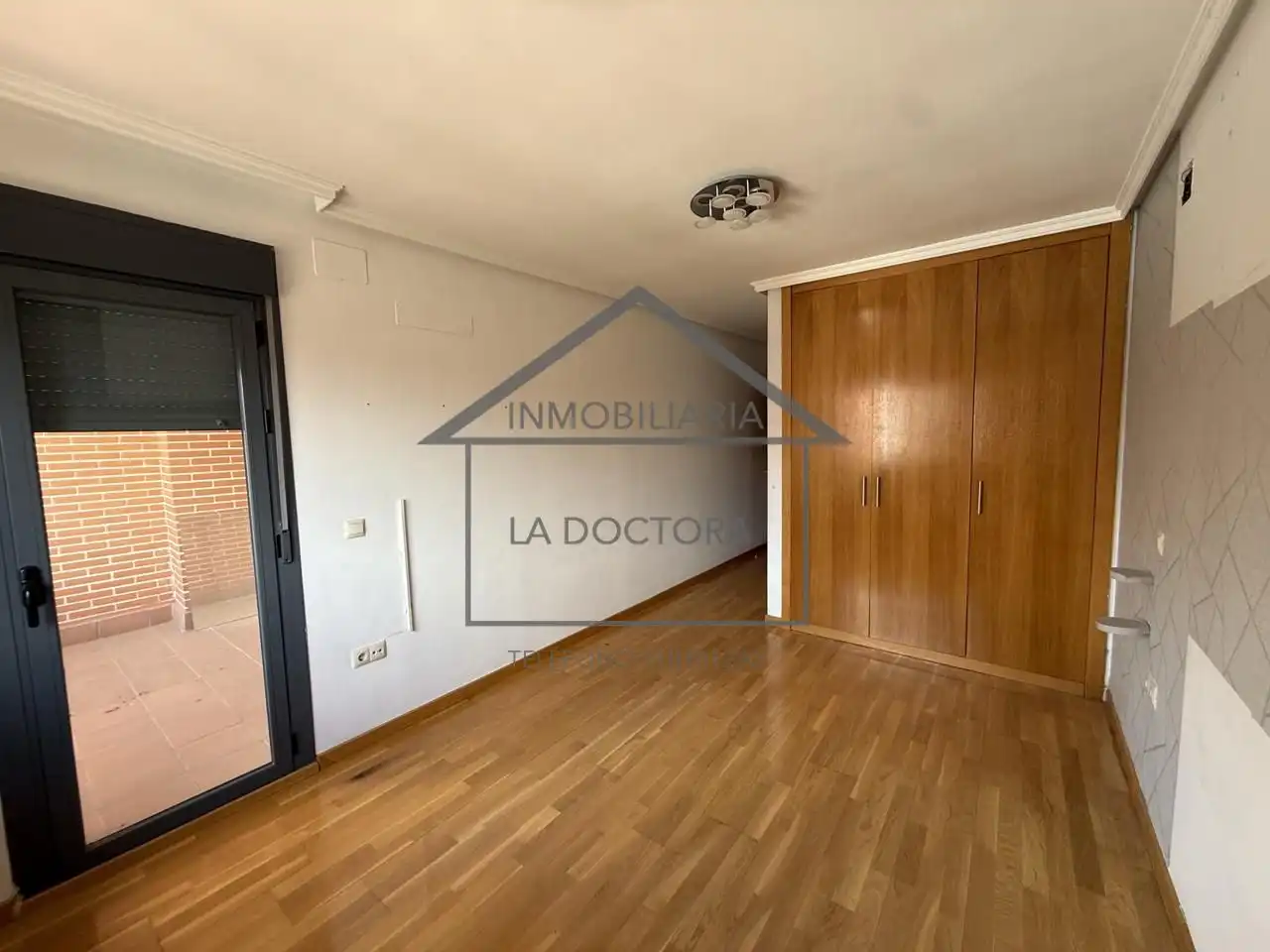 Habitación de Casa adosada en venta en Navalcarnero con Calefacción, Jardín privado y Terraza