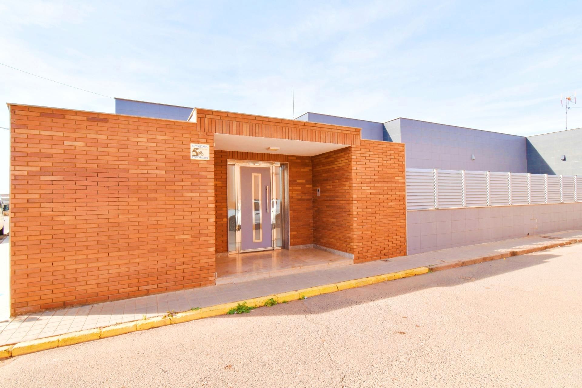 Vista exterior de Casa o xalet en venda en El Ejido amb Aire condicionat, Jardí privat i Terrassa