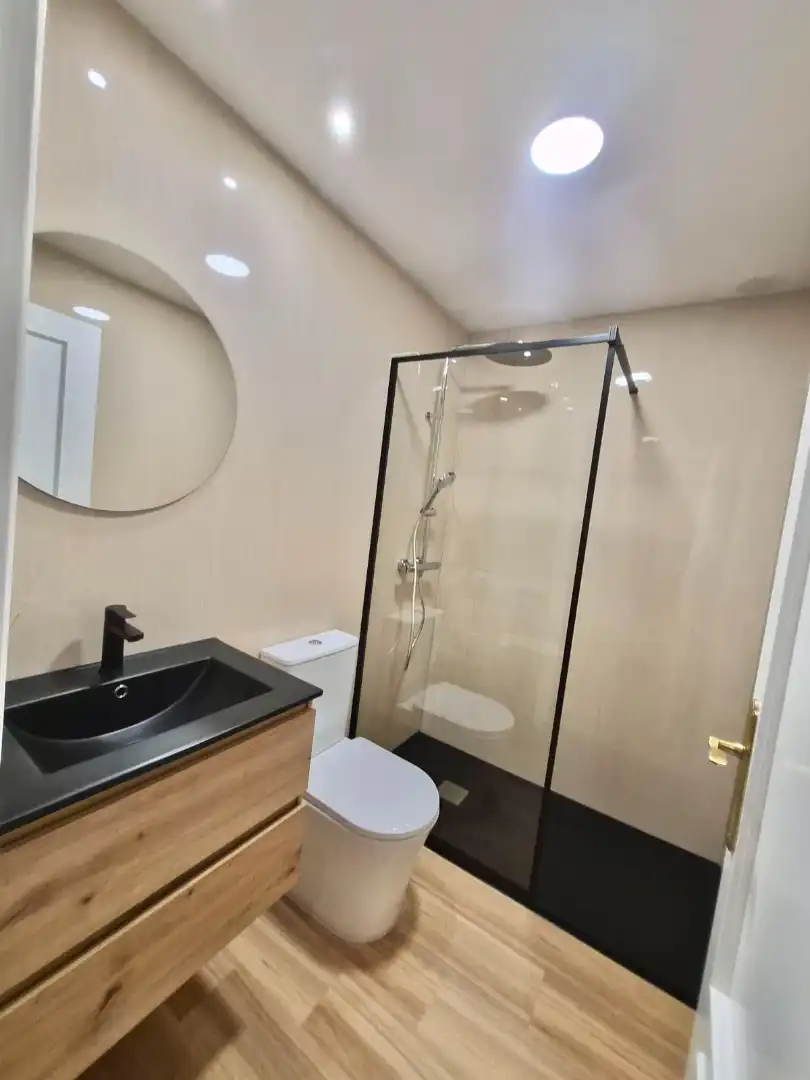 Baño de Piso en venta en Getafe con Calefacción y Horno