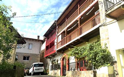 Vista exterior de Casa adosada en venda en Karrantza Harana / Valle de Carranza amb Terrassa i Balcó