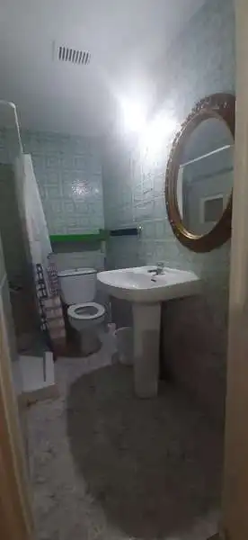 Bany de Casa o xalet en venda en Baza amb Moblat