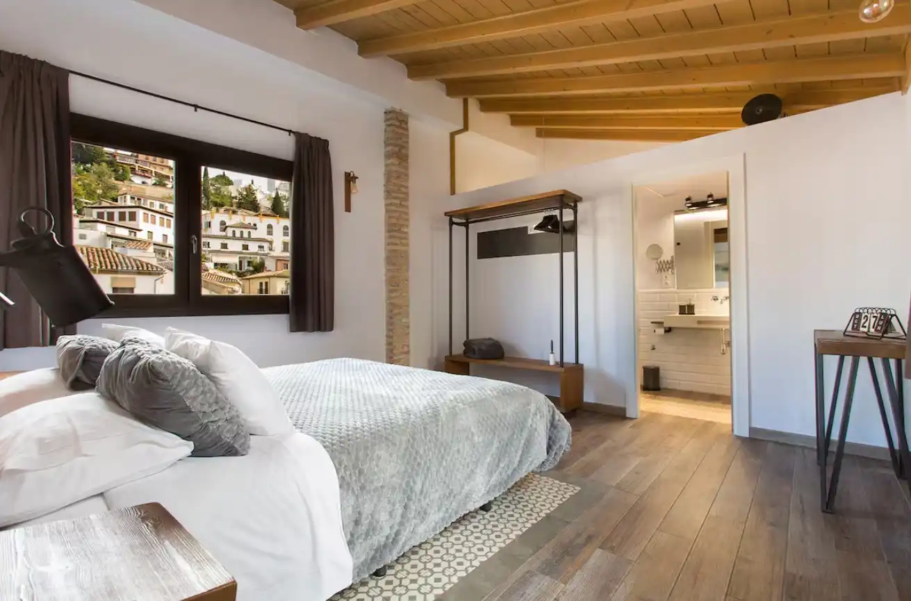 Schlafzimmer von Wohnungen zur Miete in Granada mit Klimaanlage, Heizung und Parkett