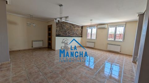 Foto 2 de Casa adosada en venta en Calle la Roda, La Gineta, Albacete