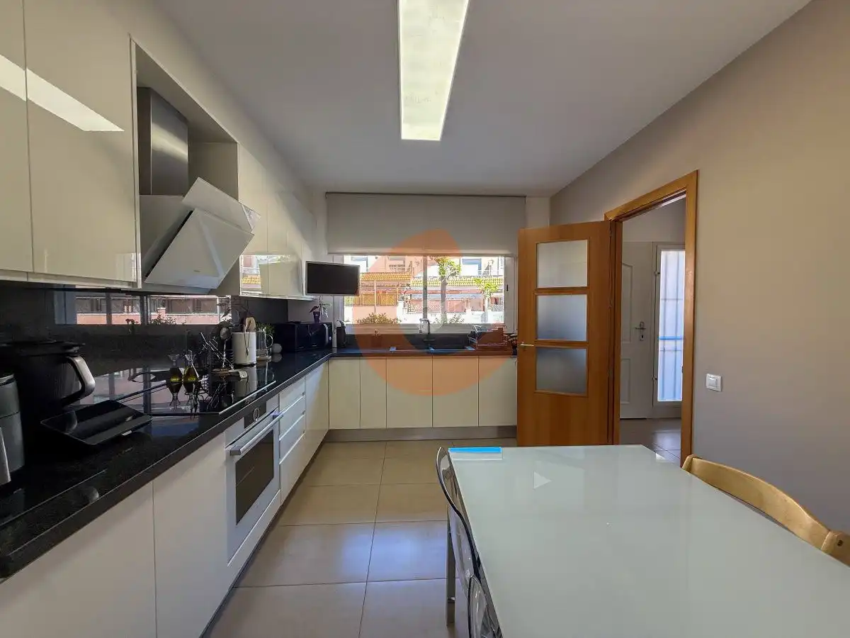 Cuina de Casa o xalet en venda en El Vendrell amb Aire condicionat, Calefacció i Terrassa