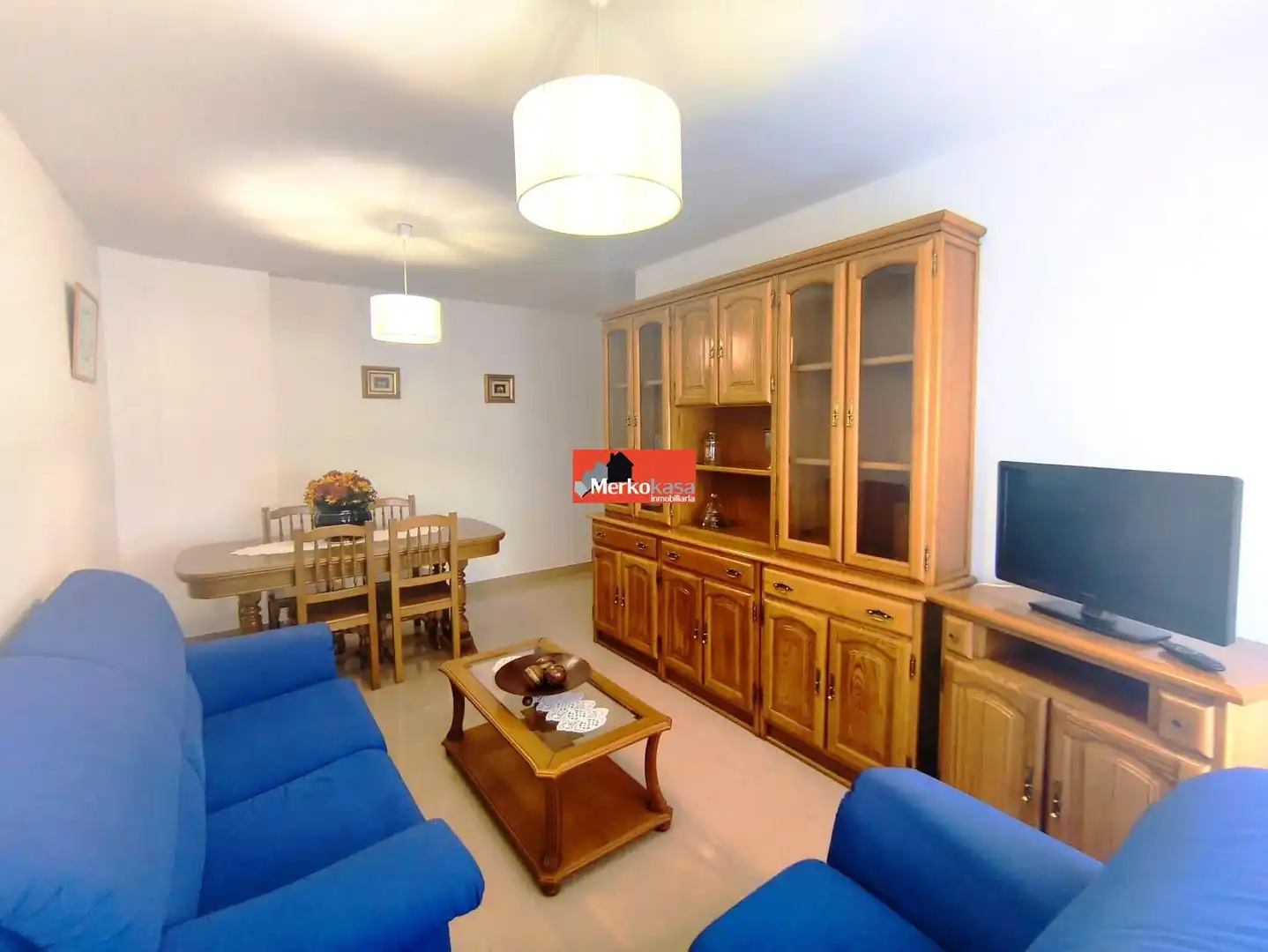 Sala d'estar de Apartament de lloguer en Lugo amb Calefacció i Moblat
