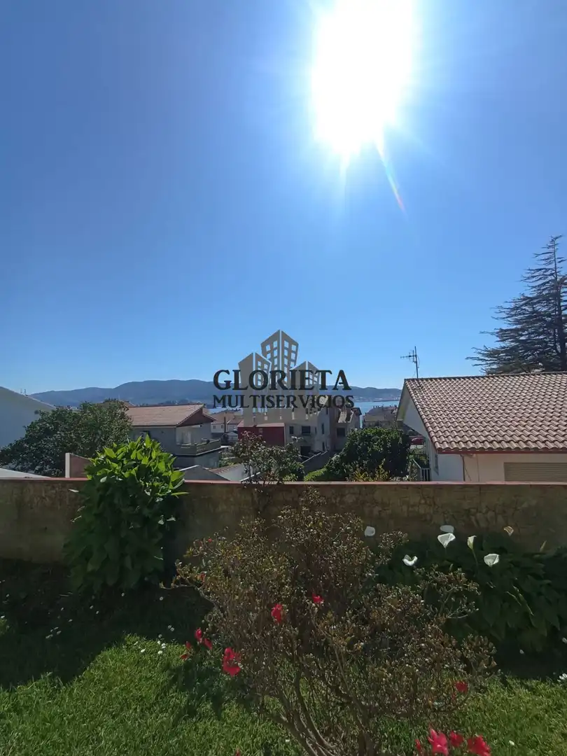 Außenansicht von Wohnung zum Verkauf in Nigrán mit Heizung, Terrasse und Abstellraum