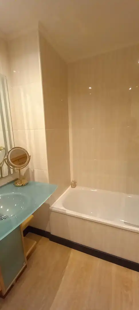 Badezimmer von Wohnung zur Miete in Sagunto / Sagunt mit Klimaanlage, Heizung und Möbliert