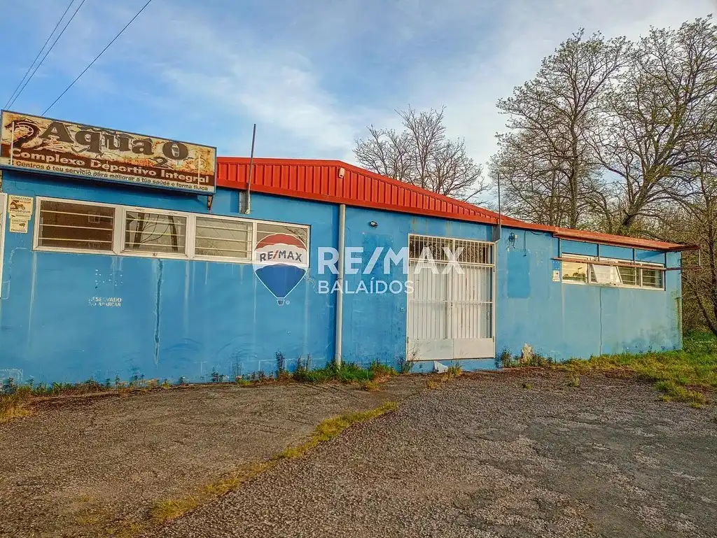 Vista exterior de Nave industrial en venta en Cangas  con Calefacción