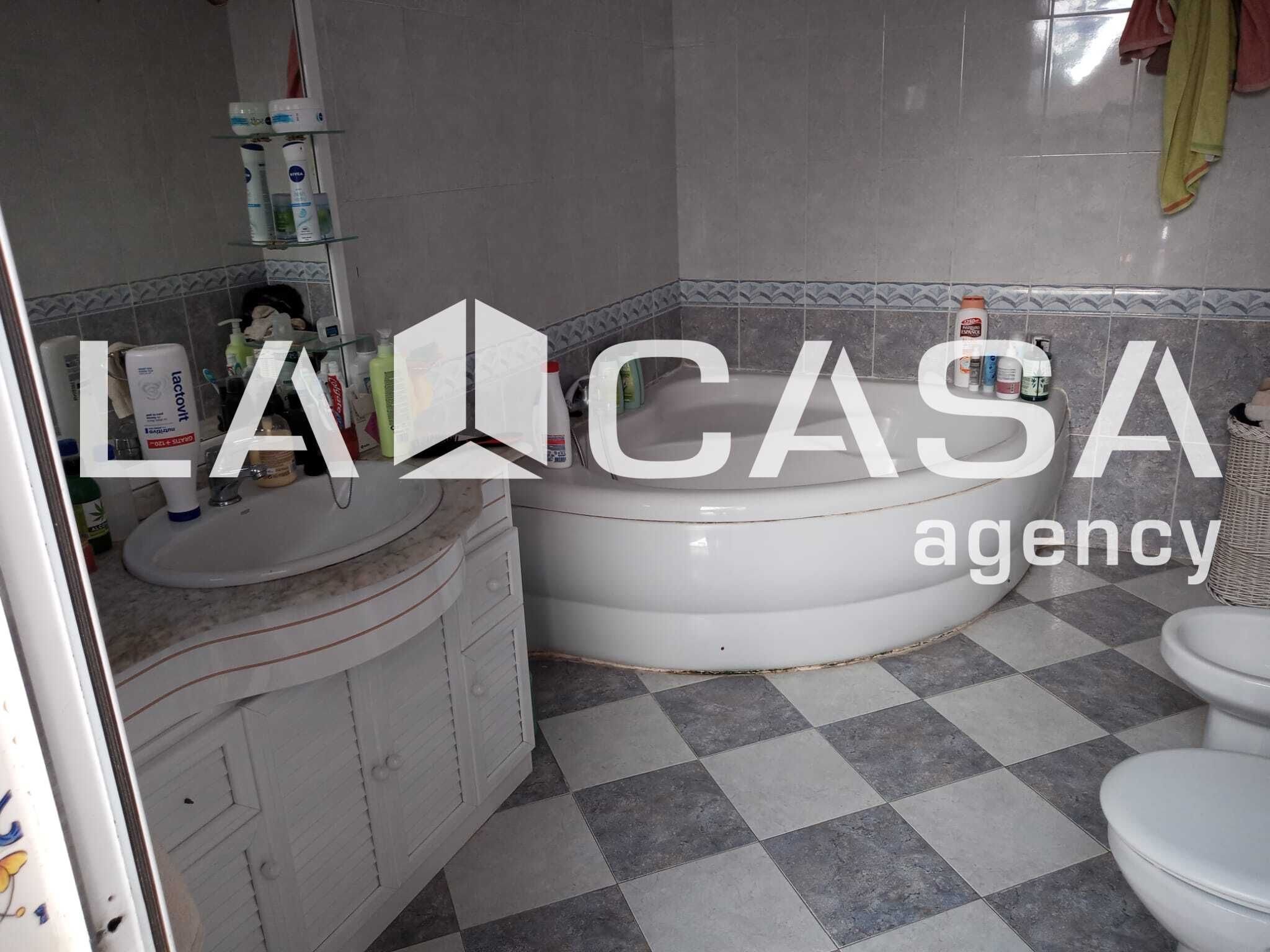 Bany de Casa o xalet en venda en Dos Hermanas amb Terrassa