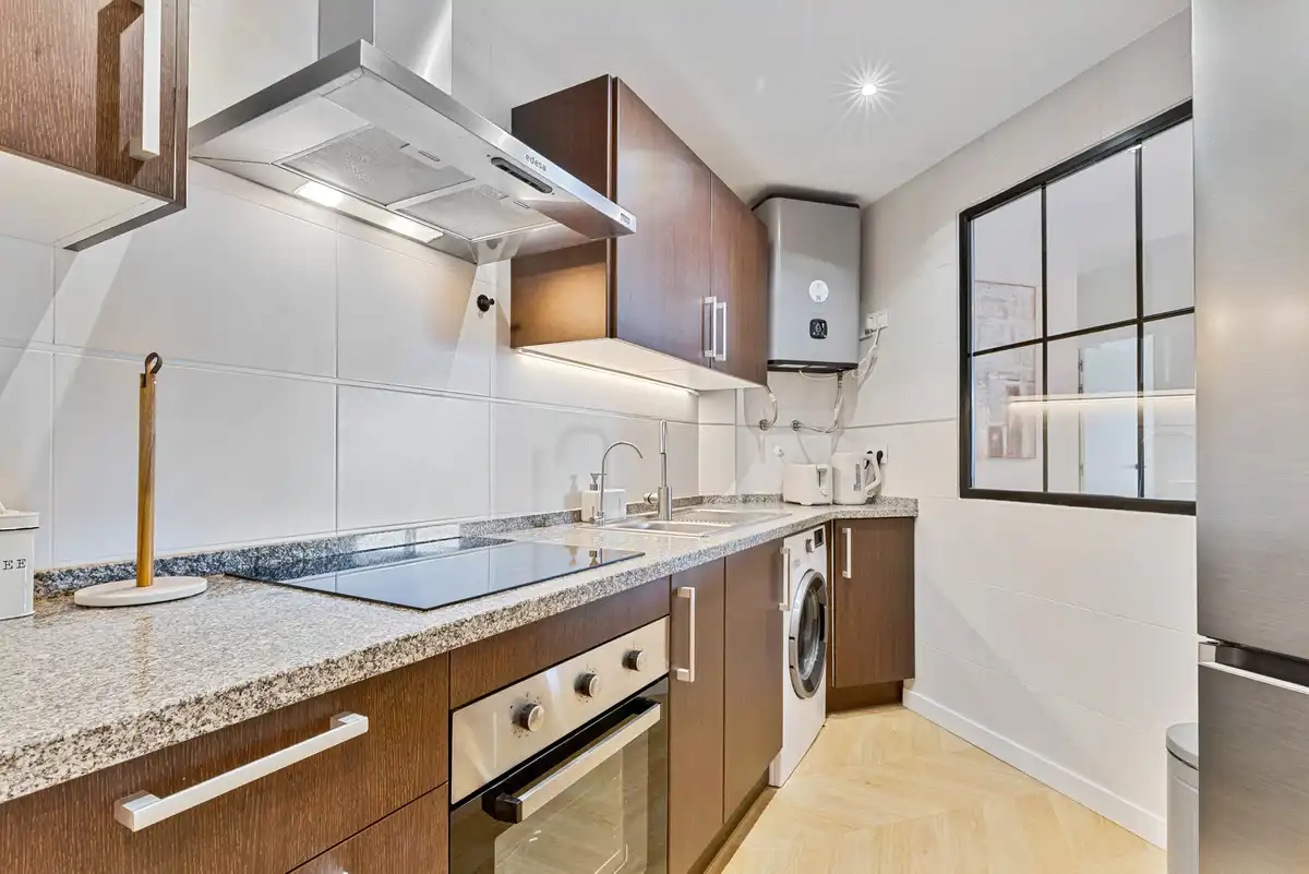 Cocina de Apartamento en venta en Fuengirola con Aire acondicionado, Amueblado y Piscina comunitaria