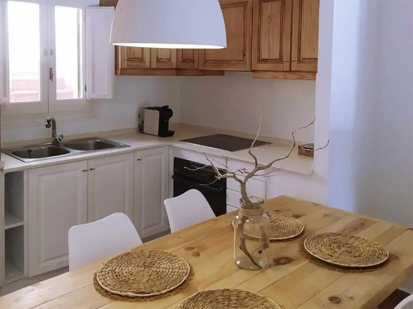 Cuina de Casa adosada de lloguer en Ciutadella de Menorca amb Aire condicionat, Jardí privat i Piscina