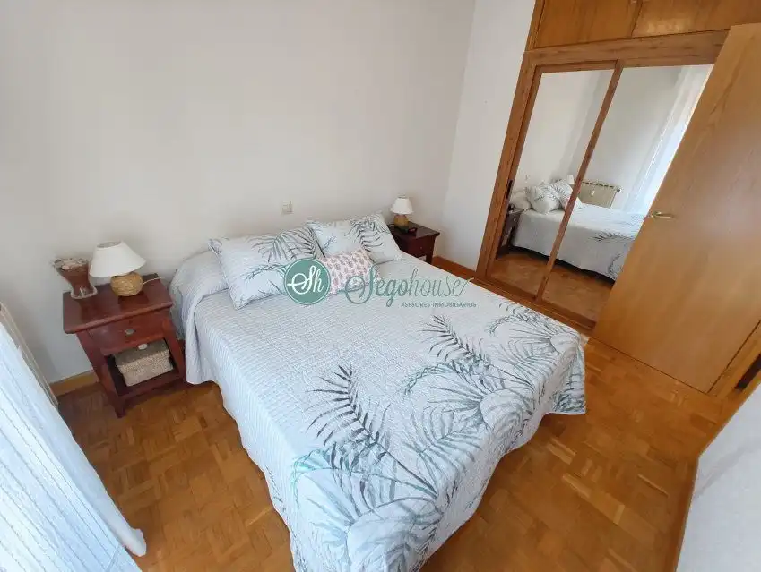 Habitación de Piso en venta en Segovia con Calefacción, Parquet y Terraza