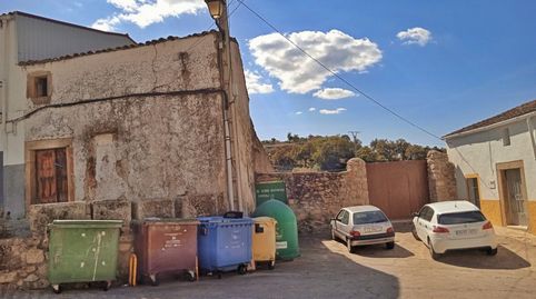 Terreno urbano con casa en Montanchez