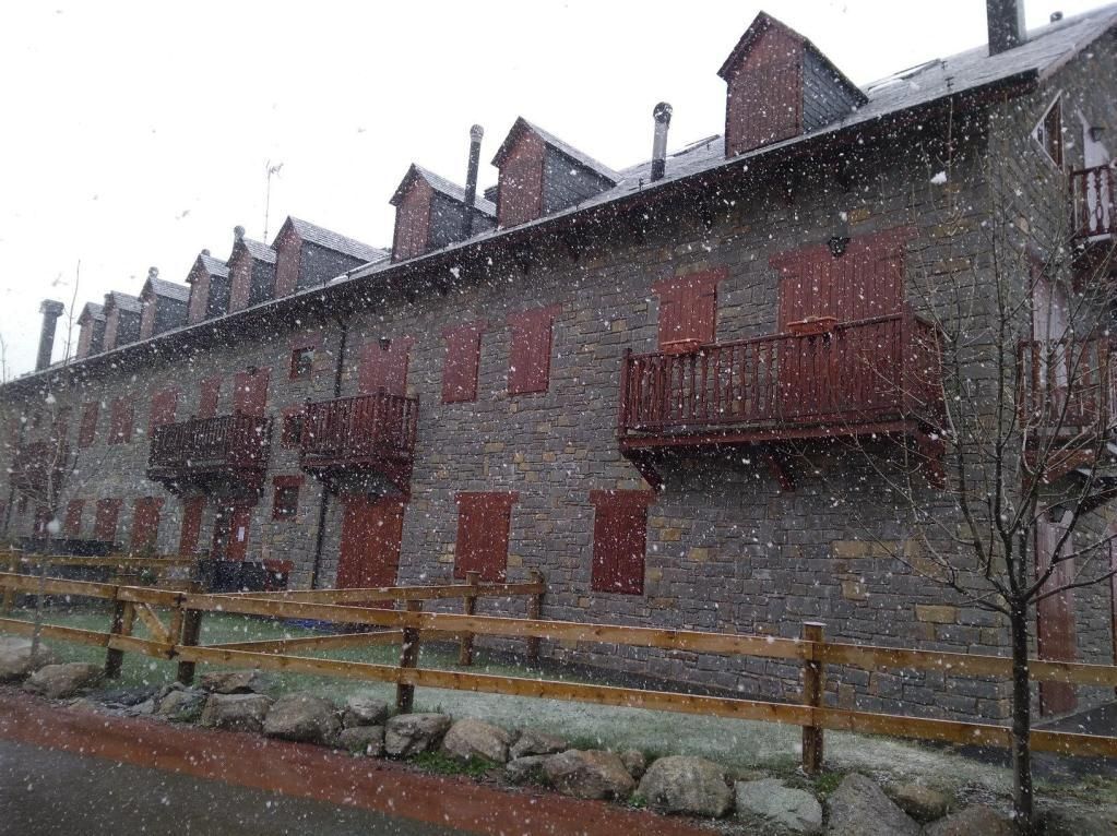 Vista exterior de Garatge en venda en La Vall de Boí
