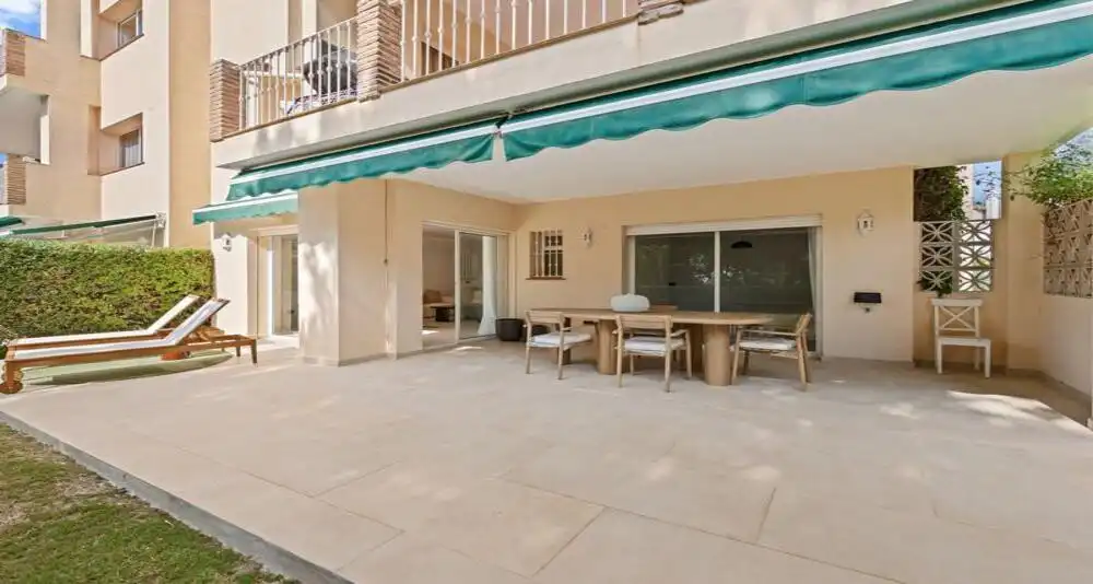 Home with pool for sale in Nueva Andalucía, imagen 3
