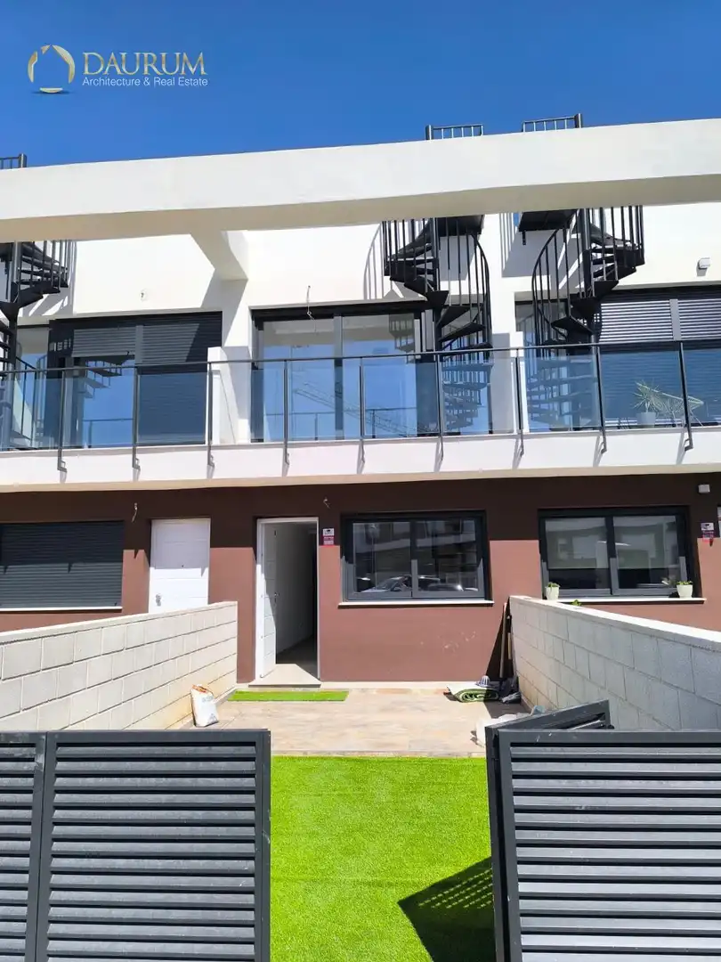 Adossat amb piscina en venda a CALLE DE XIPRE, imagen 42