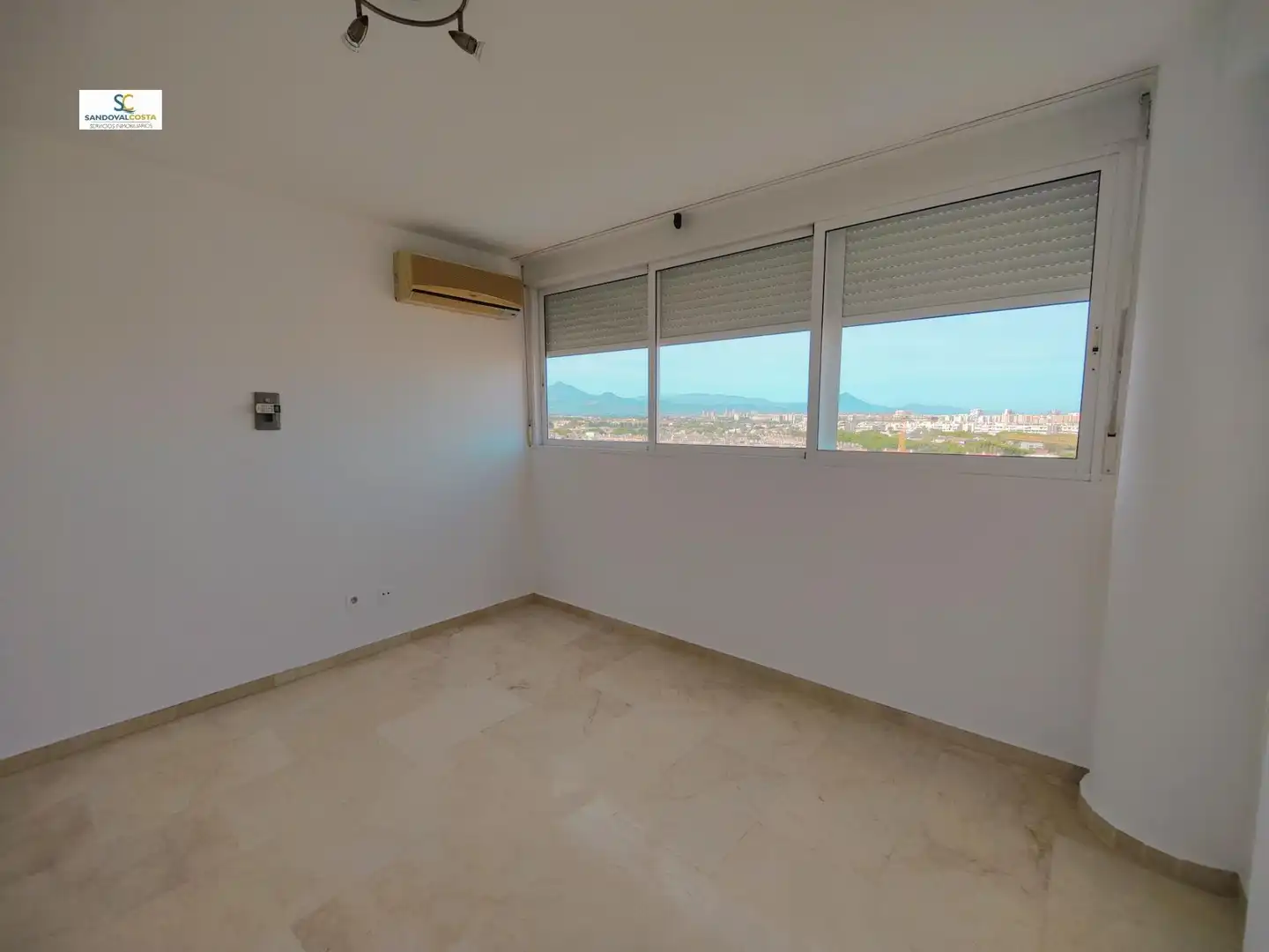 Dormitori de Àtic de lloguer en Alicante / Alacant amb Piscina comunitària