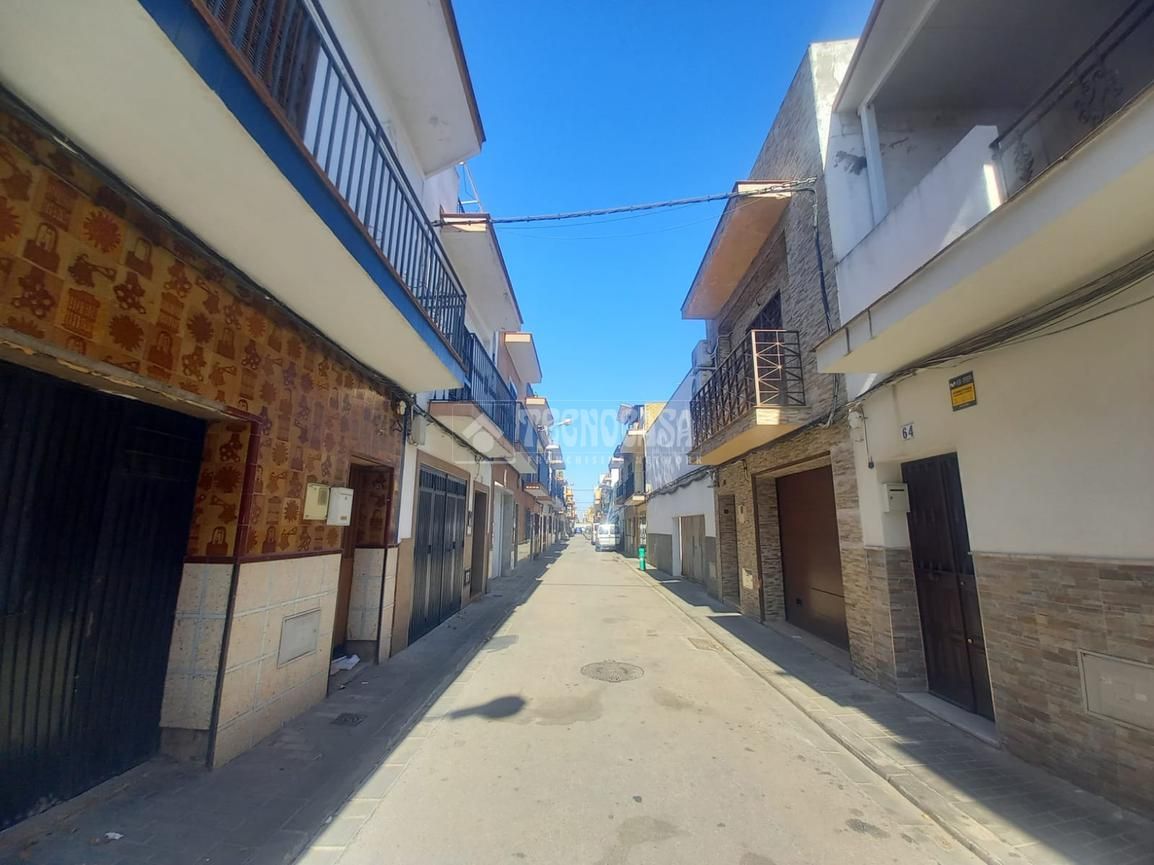 Exterior view of Residential for sale in  Sevilla Capital