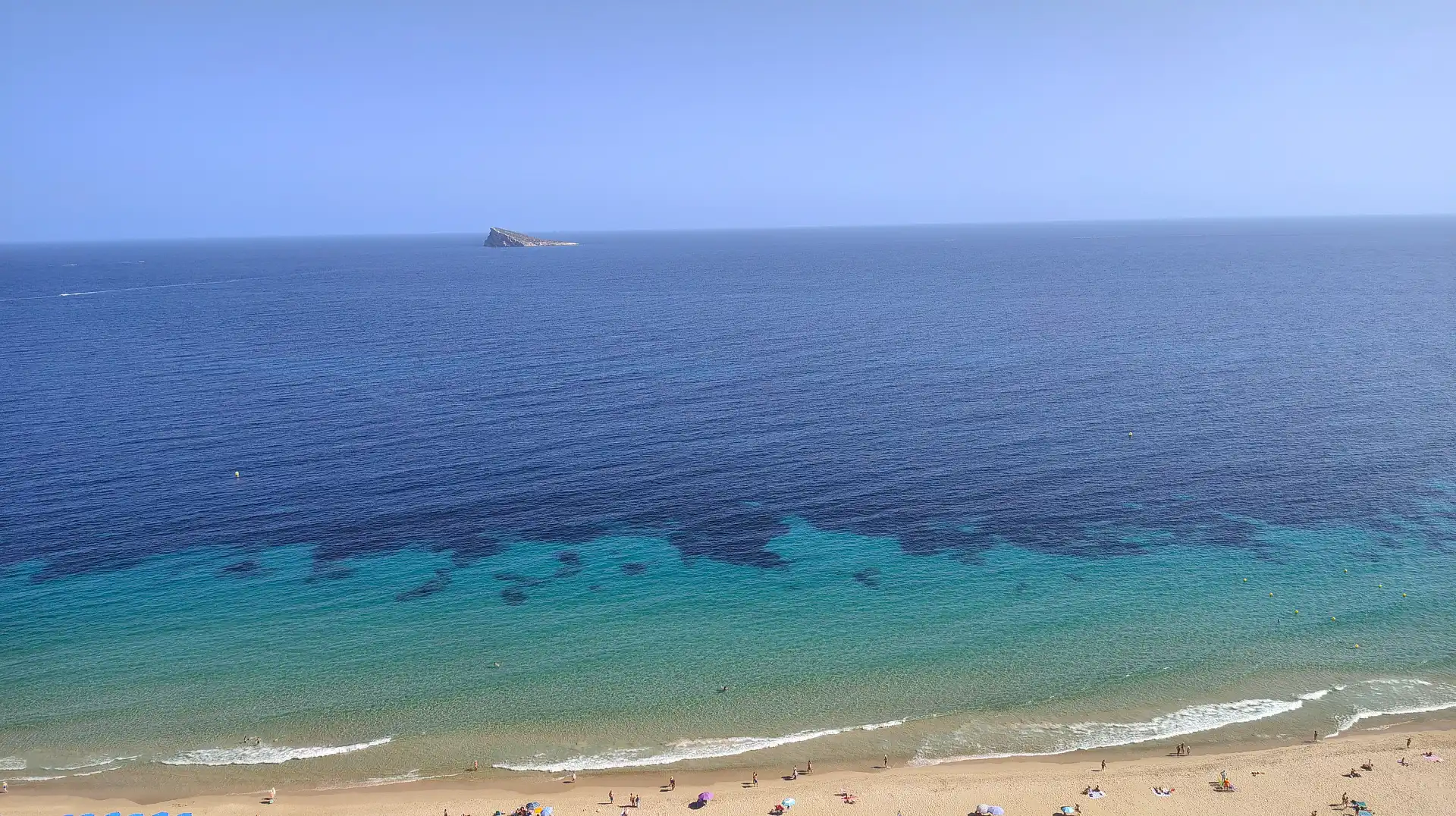 Vista exterior de Piso en venta en Benidorm con Amueblado, Lavadora y Balcón