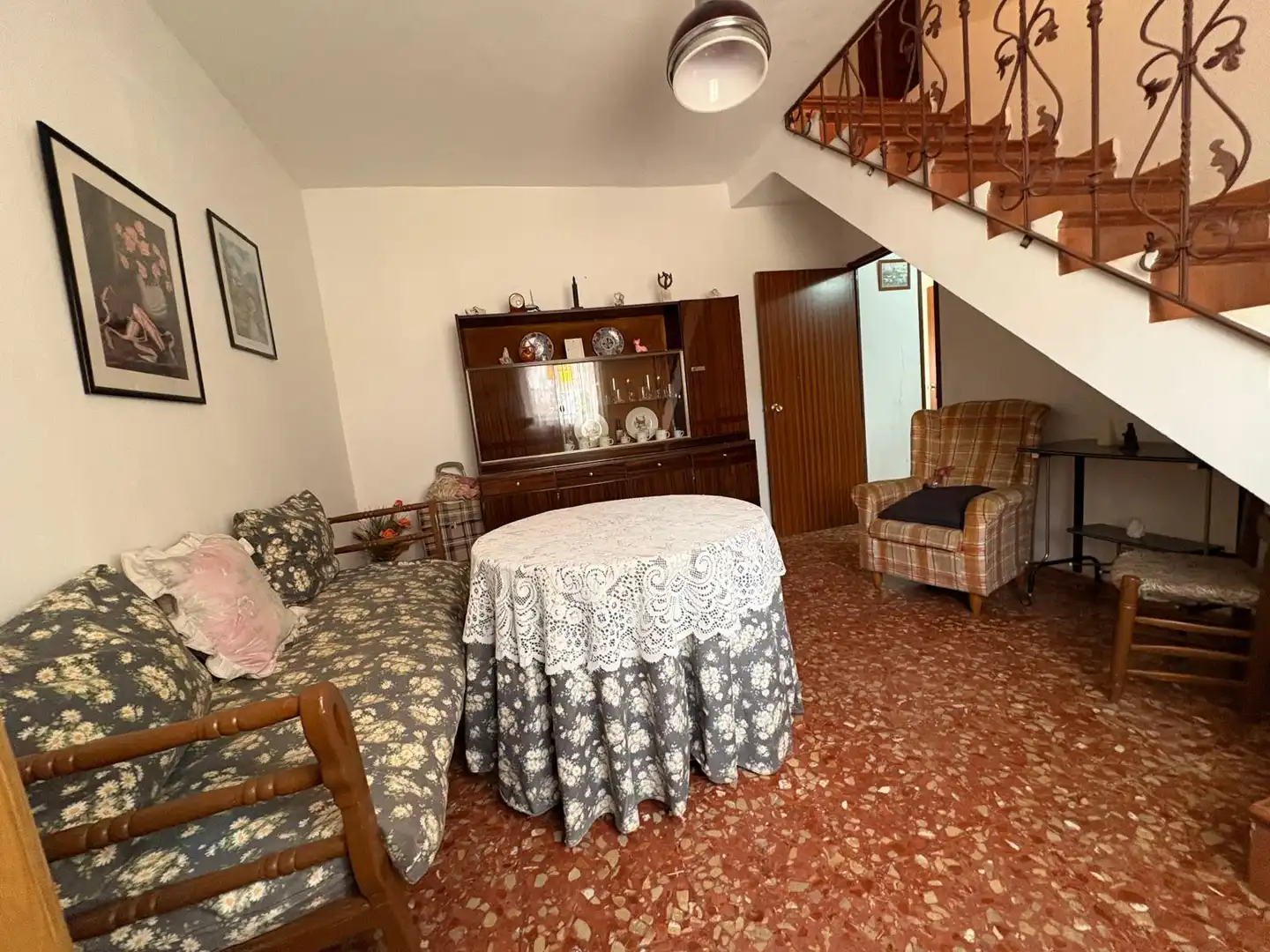 Sala d'estar de Casa adosada en venda en Montizón amb Aire condicionat, Calefacció i Jardí privat