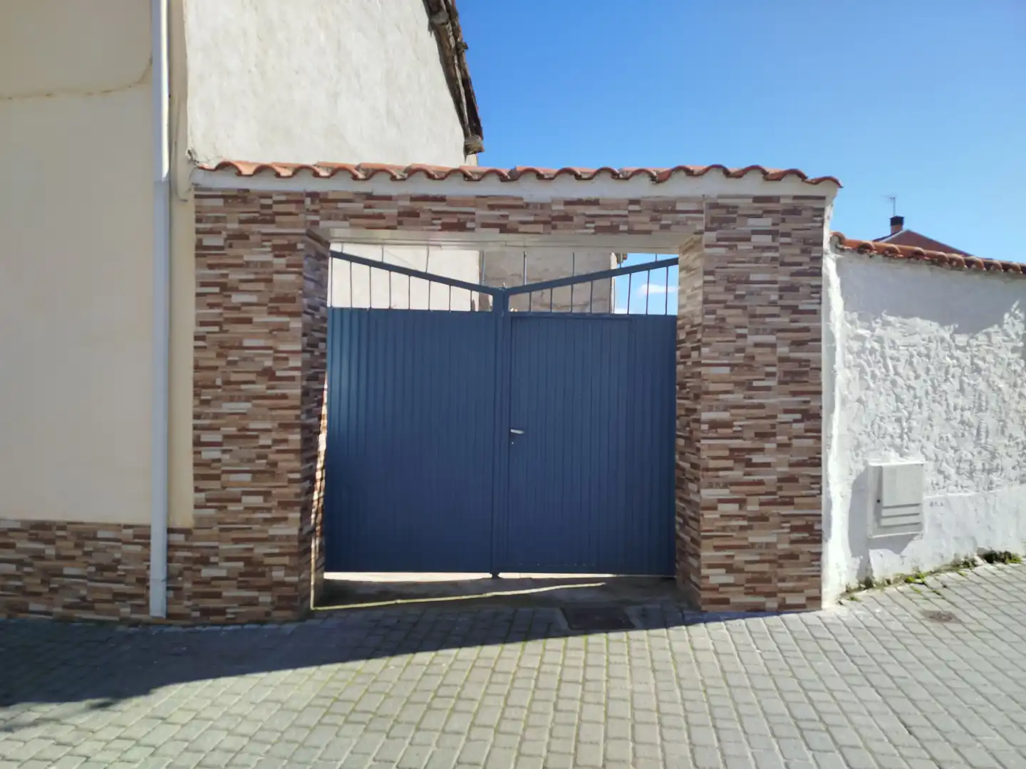 Casa adosada en venda en Mojados amb Calefacció, Parquet i Traster