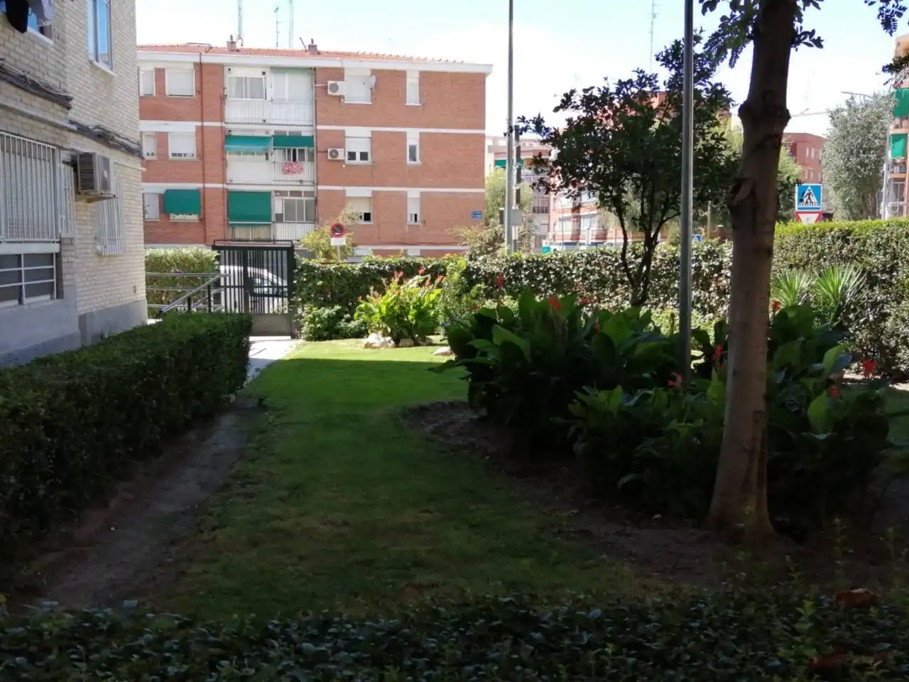 Jardín de Piso en venta en Móstoles con Aire acondicionado, Calefacción y Trastero