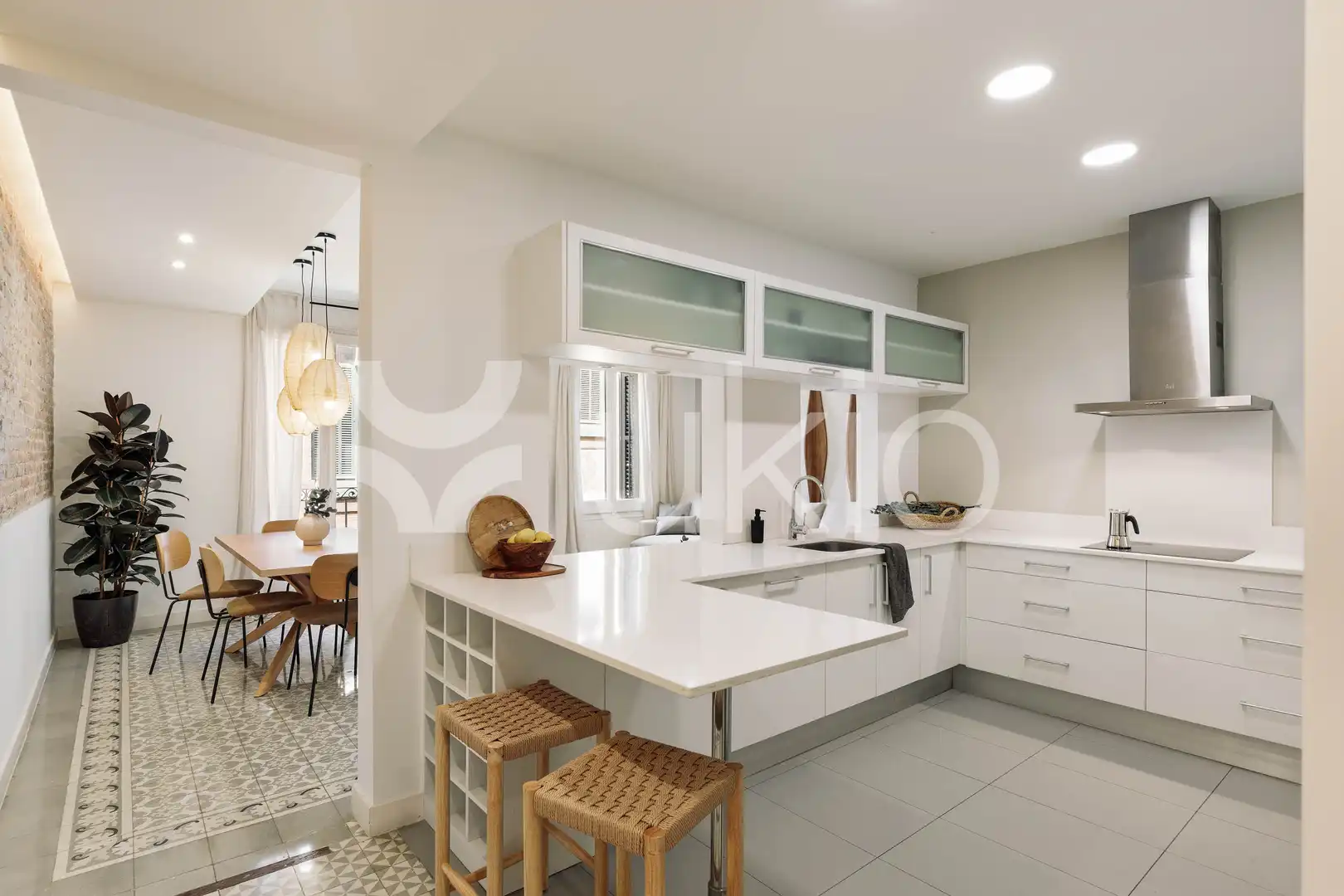 Cuina de Apartament de lloguer en Barcelona amb Aire condicionat, Calefacció i Moblat