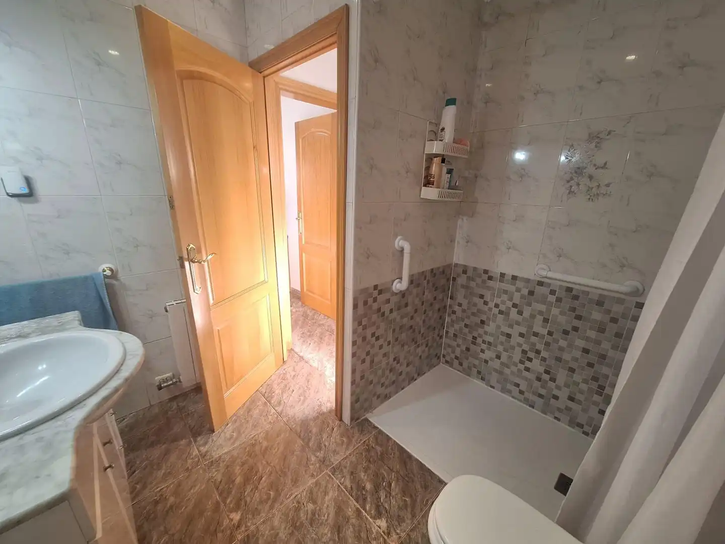 Bany de Casa o xalet en venda en Sabadell amb Aire condicionat i Terrassa