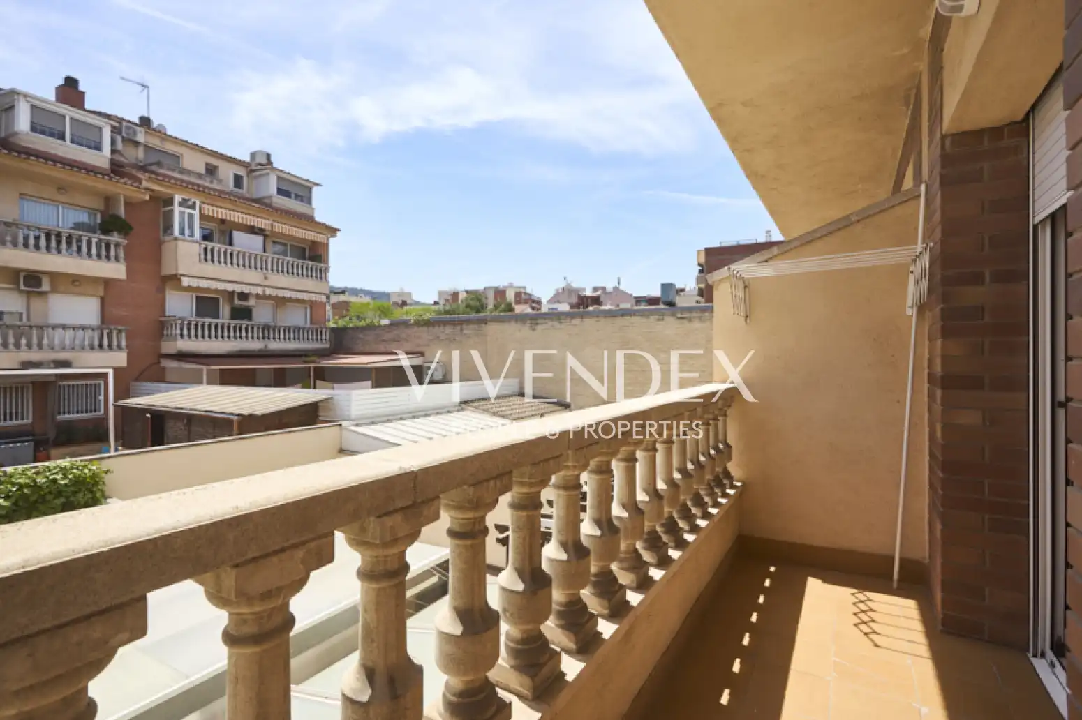 Exterior view of Houses for sale in Sant Vicenç Dels Horts  with Terrace
