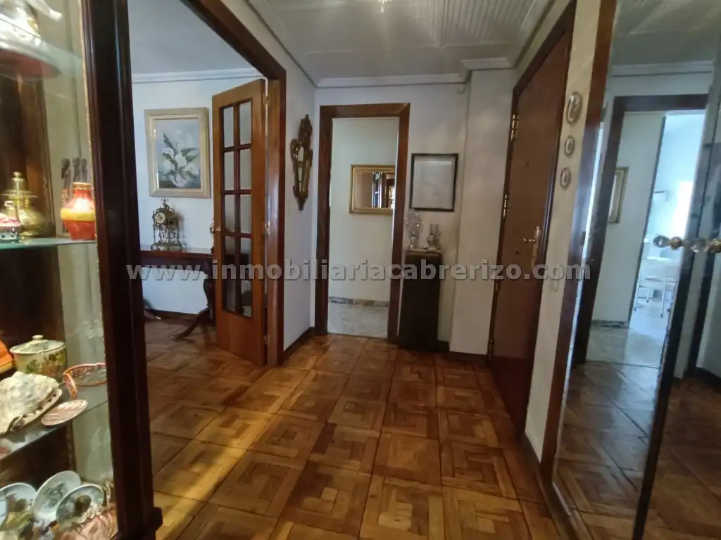 Pis en venda en  Logroño amb Calefacció, Parquet i Terrassa