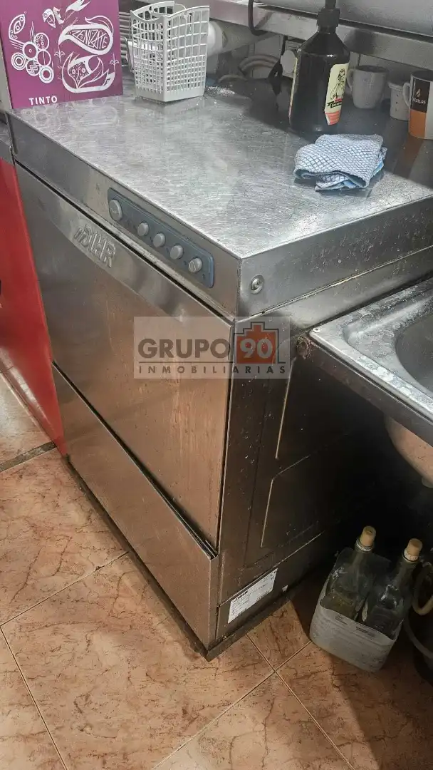 Local de alquiler en Valencia con Amueblado