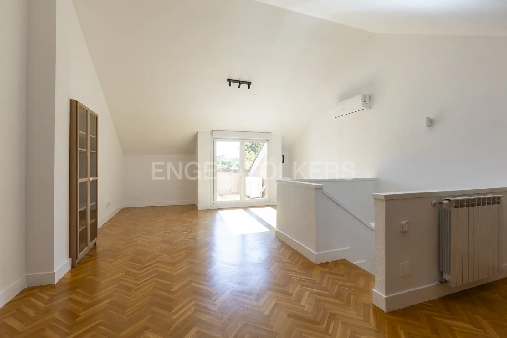 Living room of Houses for sale in Pozuelo de Alarcón  with Air Conditioner, Heating and Swimming Pool