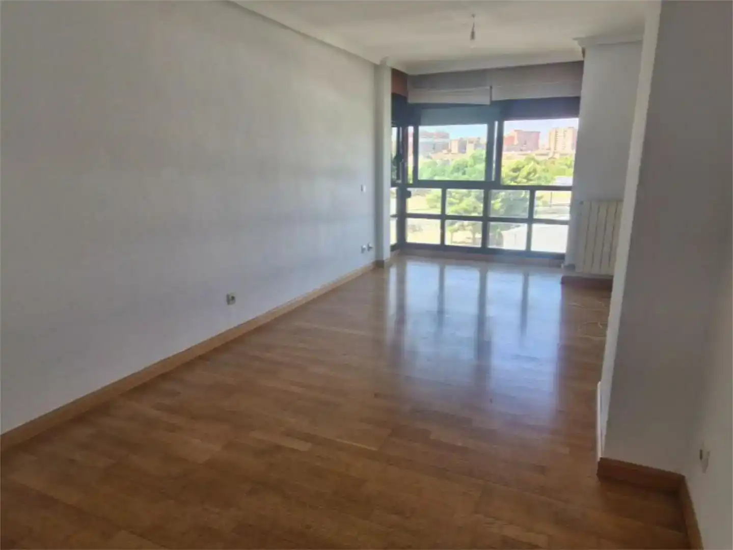 Außenansicht von Wohnung zur Miete in  Madrid Capital mit Schwimmbad