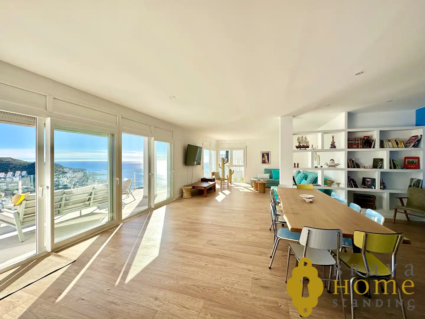 Sala d'estar de Casa o xalet en venda en Roses amb Aire condicionat, Jardí privat i Terrassa