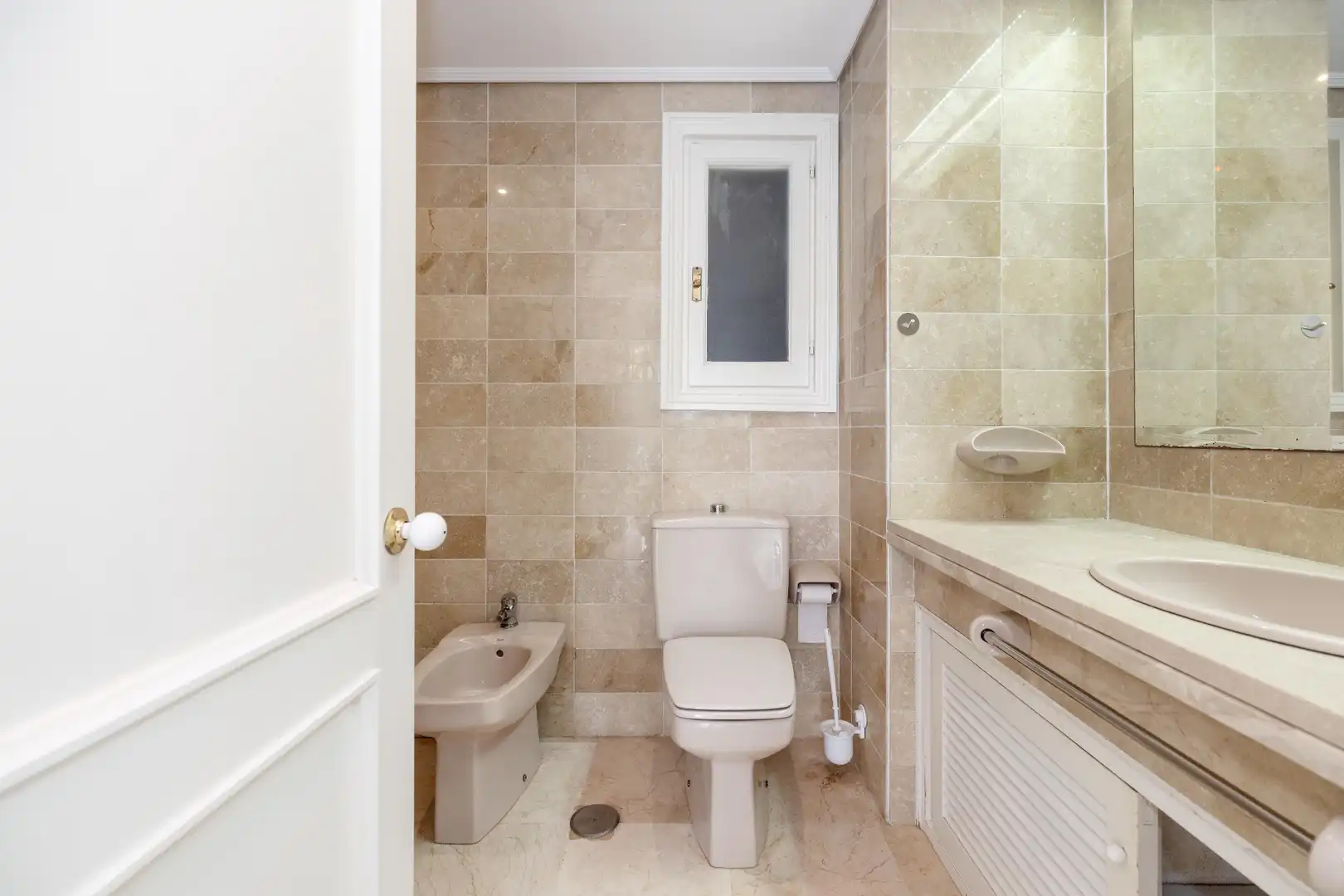 Baño de Piso en venta en Marbella con Terraza, Trastero y Balcón