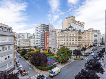 Piso con ascensor en venta en Centro - Juan Flórez - Plaza Pontevedra