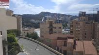 Vista exterior de Estudi en venda en Benidorm amb Aire condicionat, Calefacció i Parquet