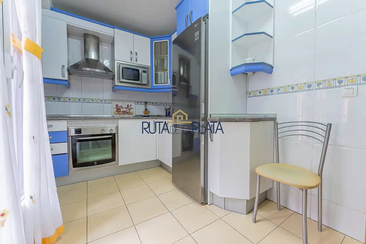 Cocina de Piso de alquiler en Los Bloques