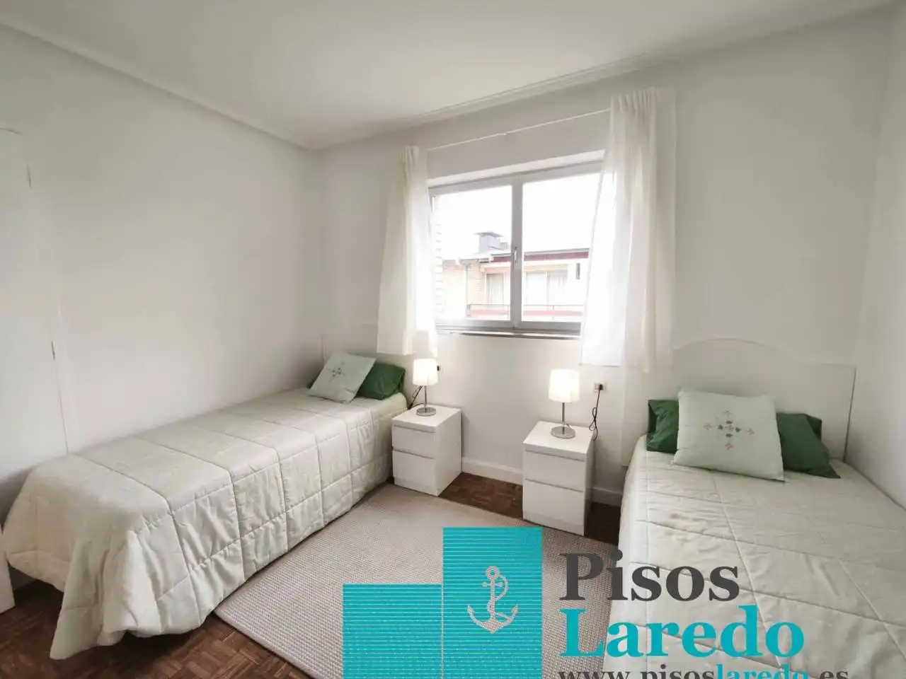 Habitación de Piso en venta en Laredo con Calefacción, Parquet y Terraza