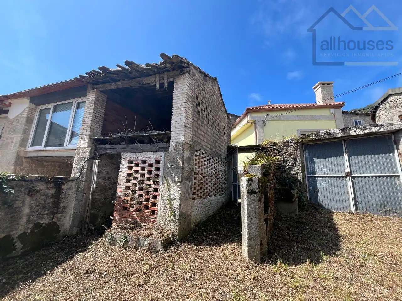 Vista exterior de Finca rústica en venda en A Guarda   amb Jardí privat i Traster