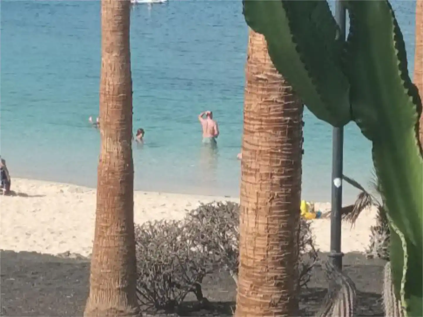 Vista exterior de Casa o xalet en venda en Yaiza amb Aire condicionat, Jardí privat i Piscina